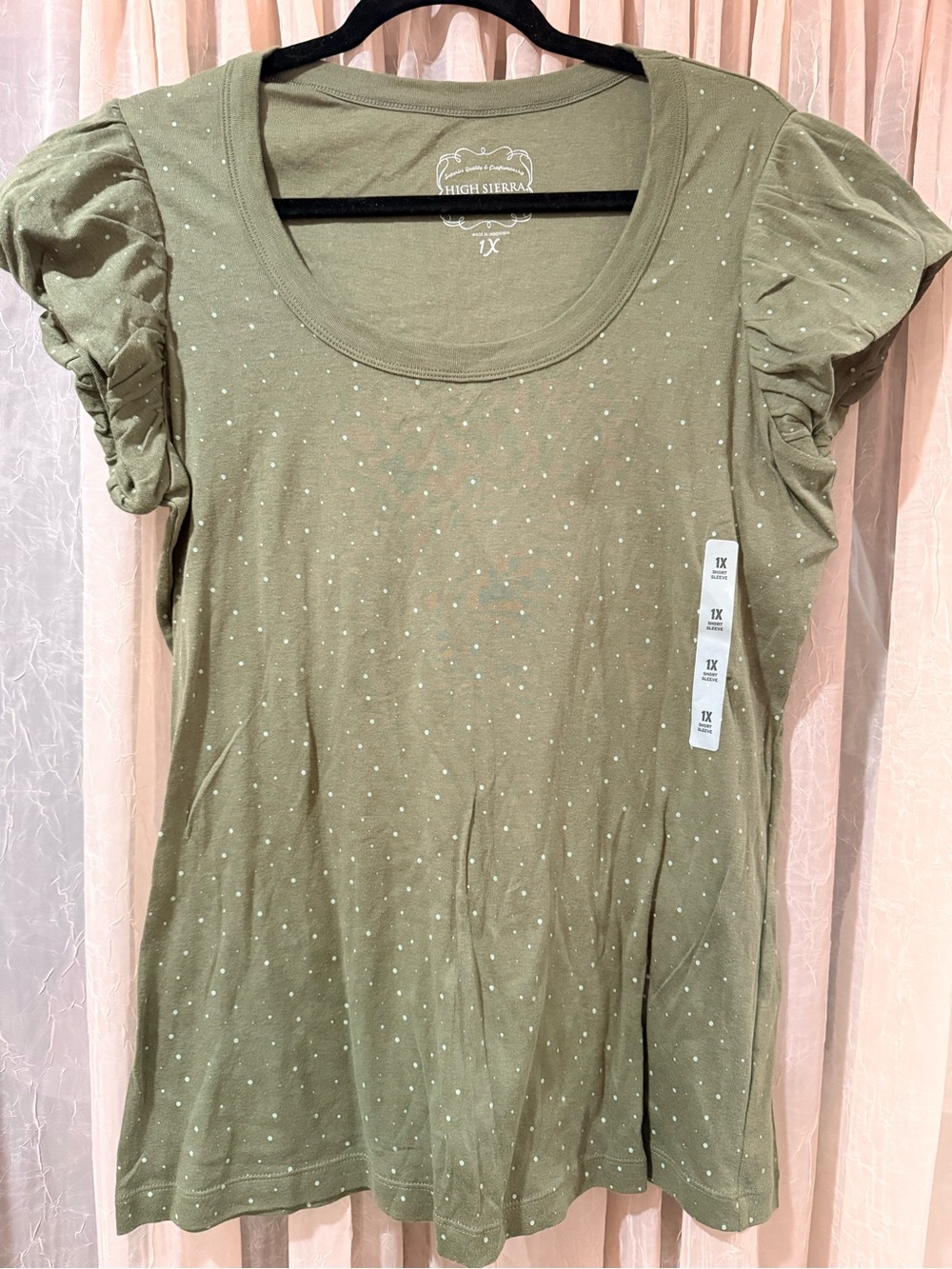 NWT High Sierra Olive Green Scoop Neck Puff Sleeve Tee with White Speckles